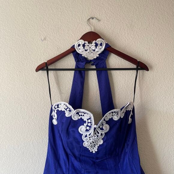 Vintage‎ 80s ballgown blue with lace details and choker detail size small - Picture 4 of 9